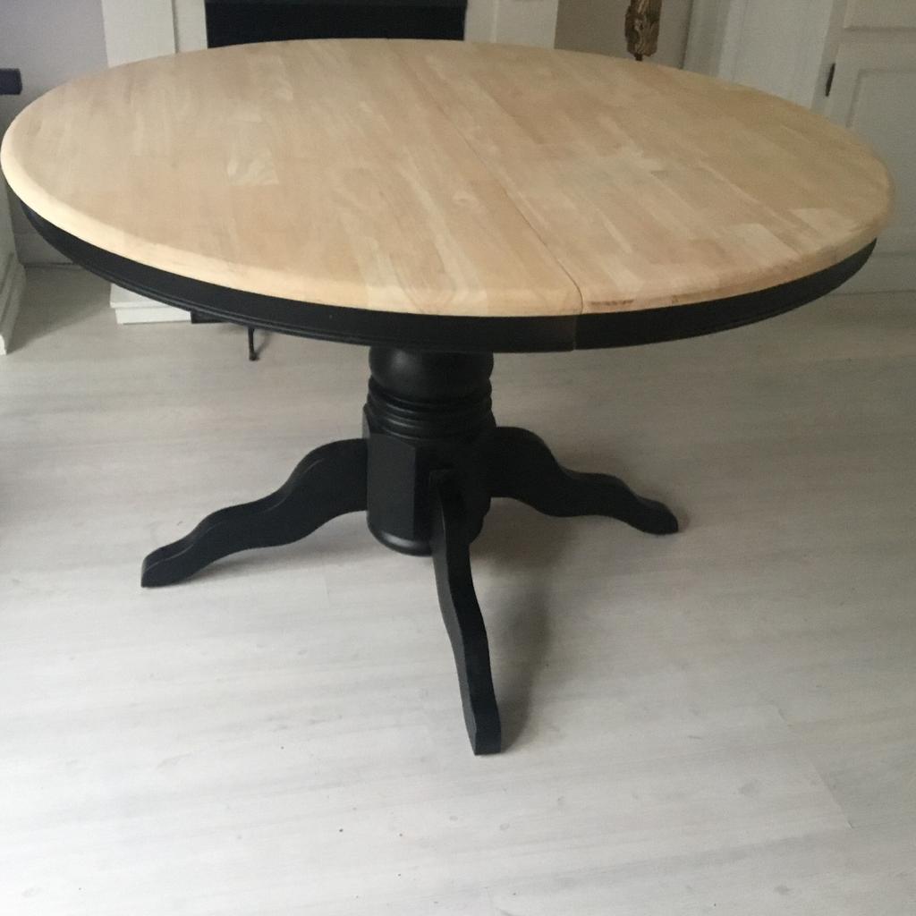 Ronde uitschuifbare eettafel in landelijke stijl, Huis en Inrichting, Tafels | Eettafels, Ophalen of Verzenden, Vijf personen of meer