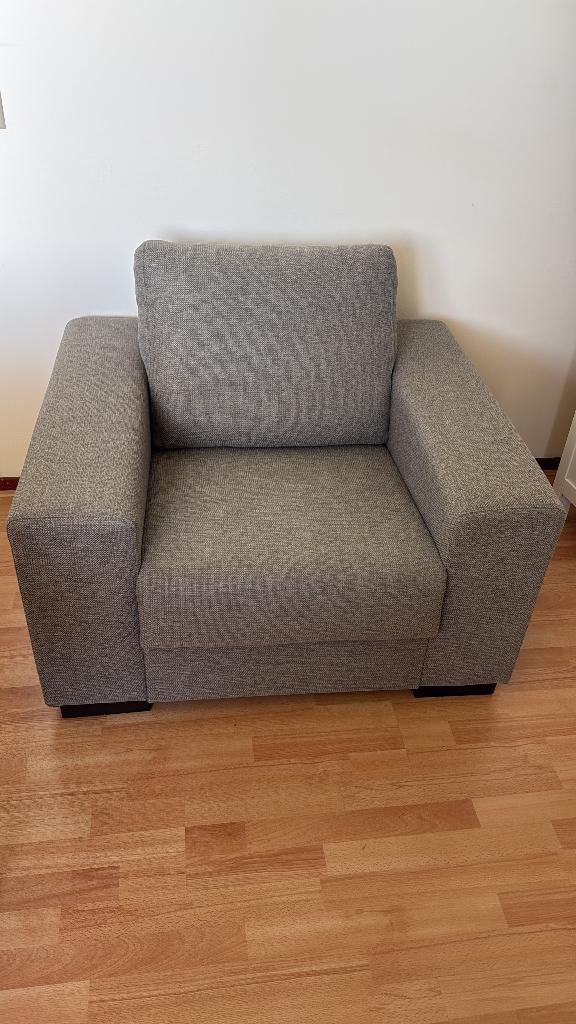 Grijze fauteuil, Ophalen, 75 tot 100 cm, Zo goed als nieuw, 100 tot 125 cm