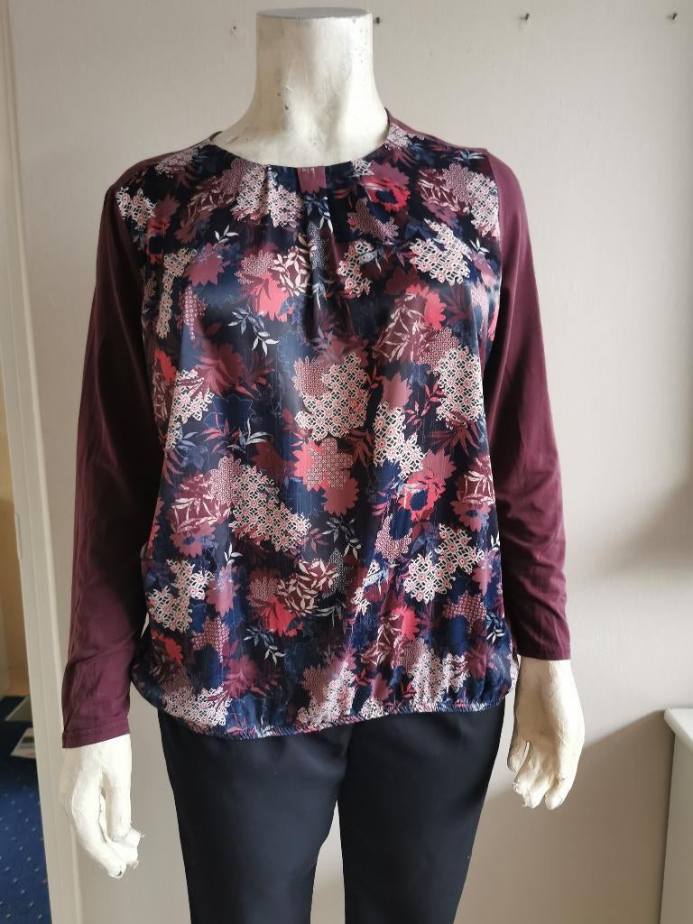 287 .. shirt van gerry weber maat 48, Kleding | Dames, Ophalen of Verzenden, Zo goed als nieuw, Overige kleuren, Shirt of Top