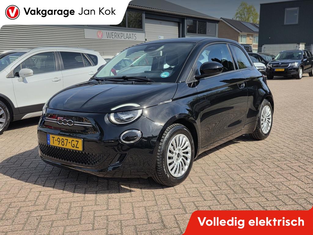 Fiat 500 Urban 42 kWh apple carplay/andriod (bj 2023), Automaat, 4 stoelen, Zwart, Origineel Nederlands