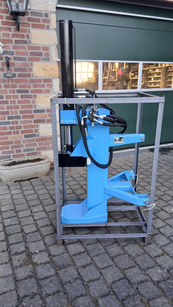 weidebloter, cirkelmaaier, houtklover 22 ton minitractor, Ophalen, Nieuw, Liggend