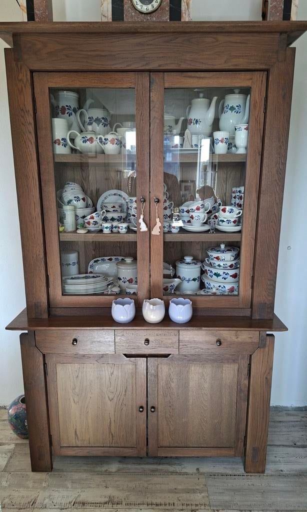 Vitrine kast, Ophalen, 25 tot 50 cm, 150 tot 200 cm