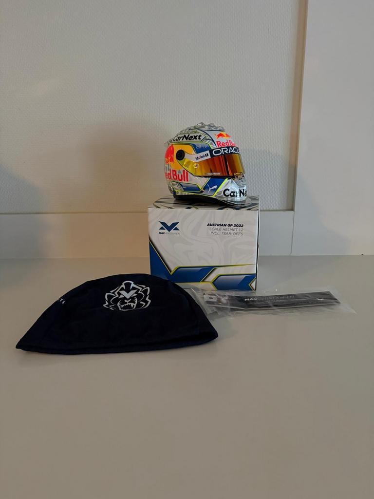 Max Verstappen Helm 1:2! Oostenrijk special editie 2022 !, Ophalen of Verzenden, Zo goed als nieuw, Formule 1
