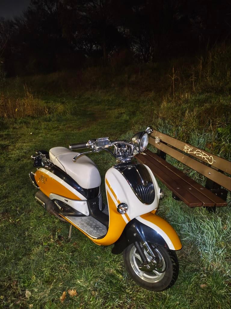 Grande retro 50cc 4t opknapper/onderdelen, Fietsen en Brommers, Scooters | Overige merken, Ophalen, Gebruikt, Benzine