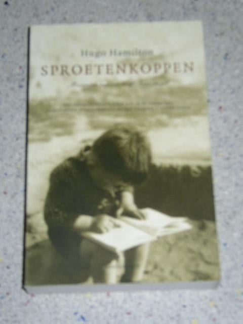 Sproetenkoppen Memoires van een half Ierse jeugd, Boeken, Romans, Zo goed als nieuw, Europa overig, Ophalen of Verzenden