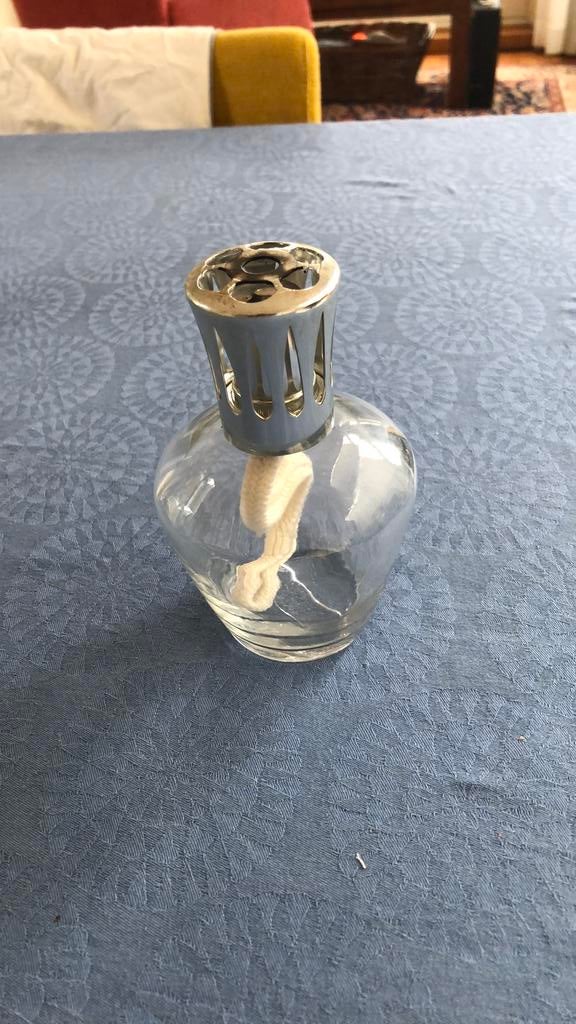 Lampe Berger fles met parfumflacon, Huis en Inrichting, Woonaccessoires | Kandelaars en Kaarsen, Overige materialen, Gebruikt