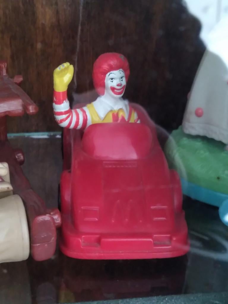 Happy Meal Speelgoed Poppetjes, Hobby en Vrije tijd, Feestartikelen | Verhuur, Gebruikt, Film of Tv, Ophalen of Verzenden