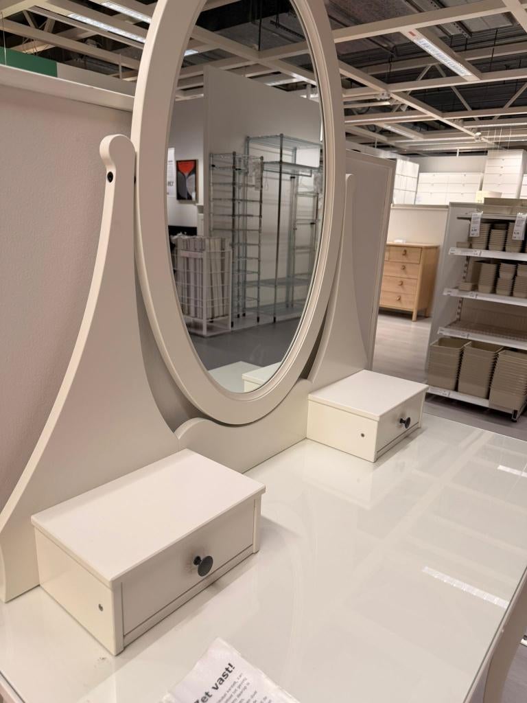 Ikea makeup tafel met spiegel, Ophalen, Zo goed als nieuw, 25 tot 50 cm, 50 tot 100 cm