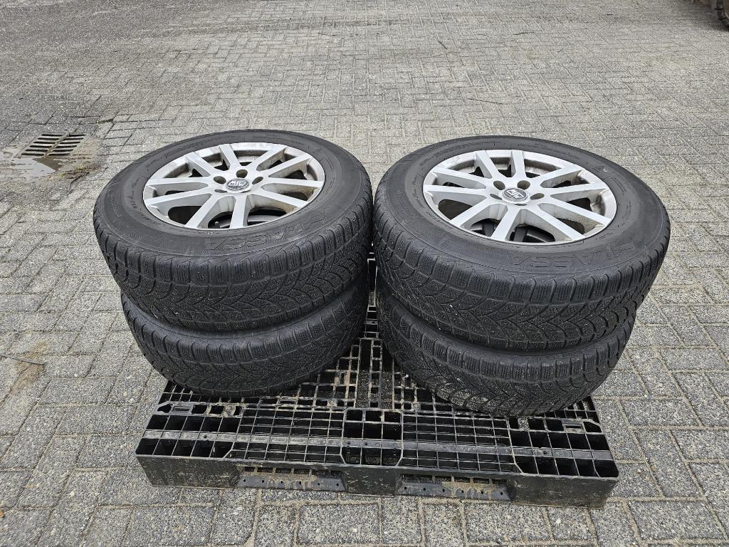 MSW Designed by OZ velgen + winterbanden, Auto-onderdelen, Banden en Velgen, Ophalen, Gebruikt, Banden en Velgen, 17 inch