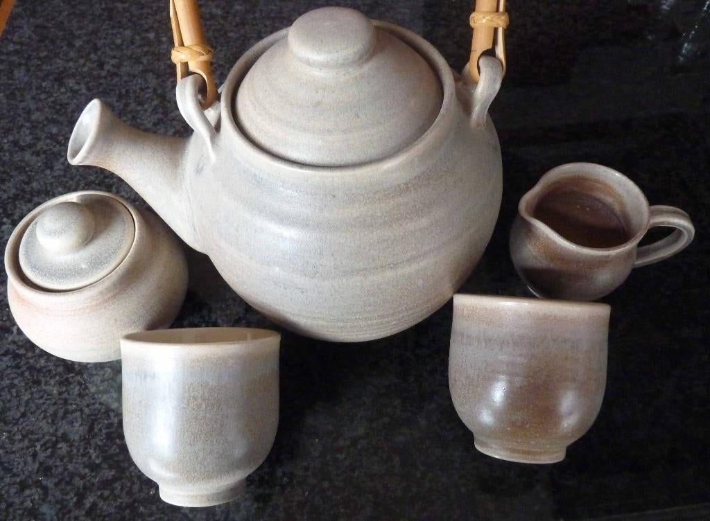 Irene van der bol van Schie keramiek . Celadon  theeservies, Antiek en Kunst, Antiek | Keramiek en Aardewerk, Ophalen of Verzenden