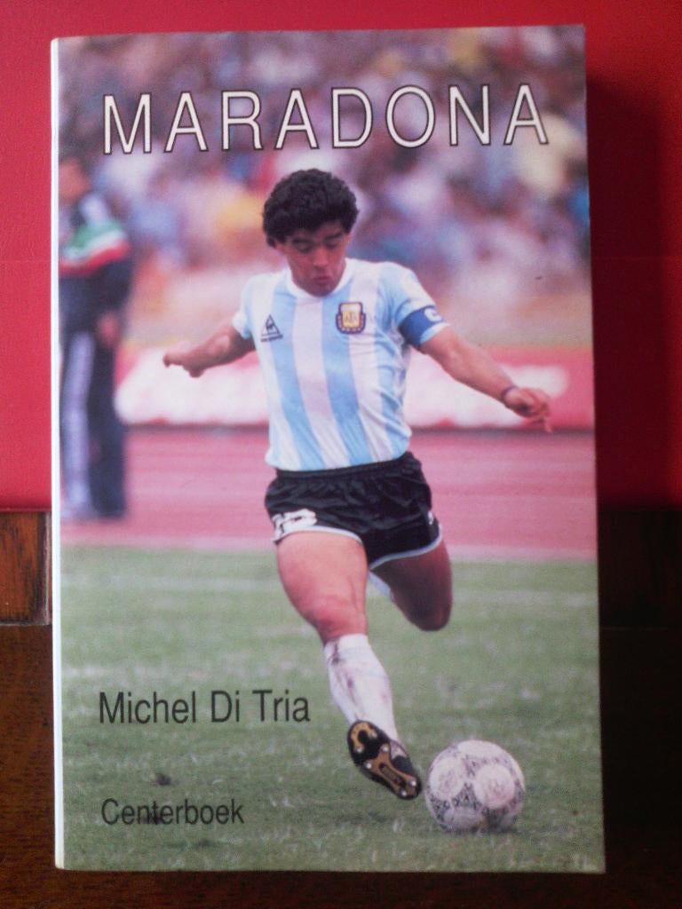 voetbalboek- Maradona, Ophalen of Verzenden, Gelezen, Balsport
