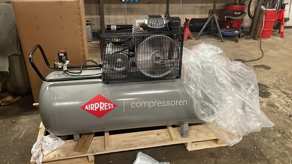 Airpress HK600-200 HK 700-300 Scherp geprijsd Nieuw in doos, Nieuw, 10 bar of meer, 100 liter of meer, 400 tot 800 liter/min