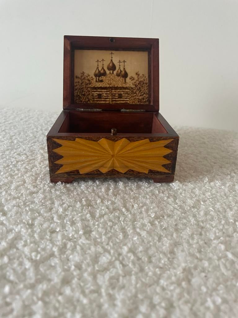 Vintage Russisch Houten Sieradendoosje Pyrografie, Ophalen of Verzenden