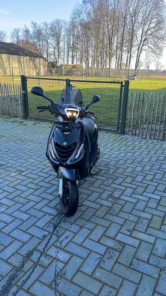 Zip 80cc, Fietsen en Brommers, Scooters | Piaggio, Ophalen, Maximaal 45 km/u, Zip, Zo goed als nieuw