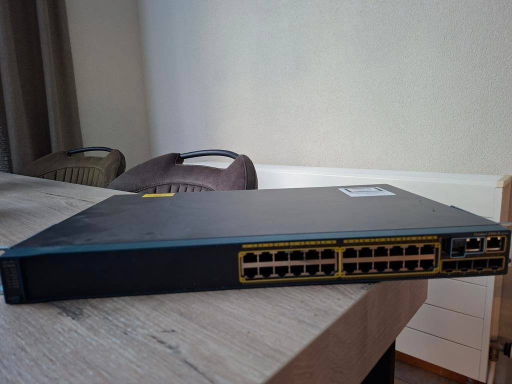 Cisco catalyst 2960-s-24ts-l, Ophalen, Zo goed als nieuw