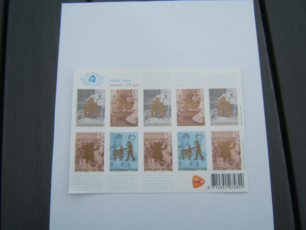 vel postzegels van Albert Heijn 125 jaar uit 2012, Ophalen of Verzenden, Na 1940, Postfris