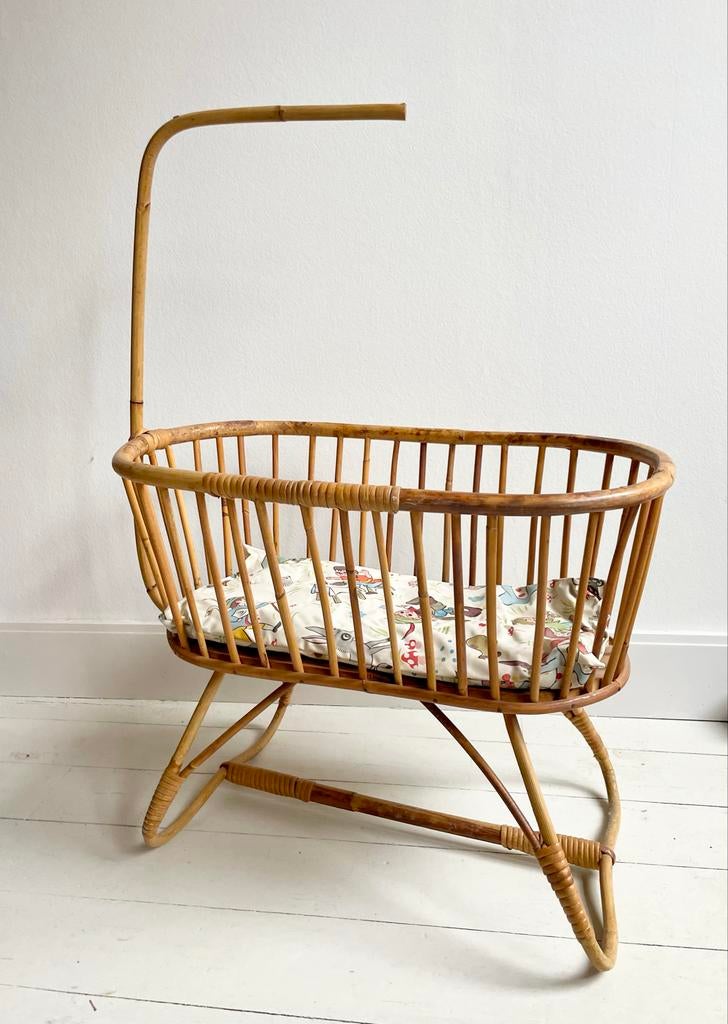 Vintage Rotan Poppenwiegje, Kinderen en Baby's, Speelgoed | Poppen, Ophalen, Gebruikt, Overige typen