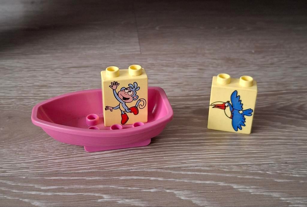 Bootje met boots van Dora, Ophalen of Verzenden, Nieuw