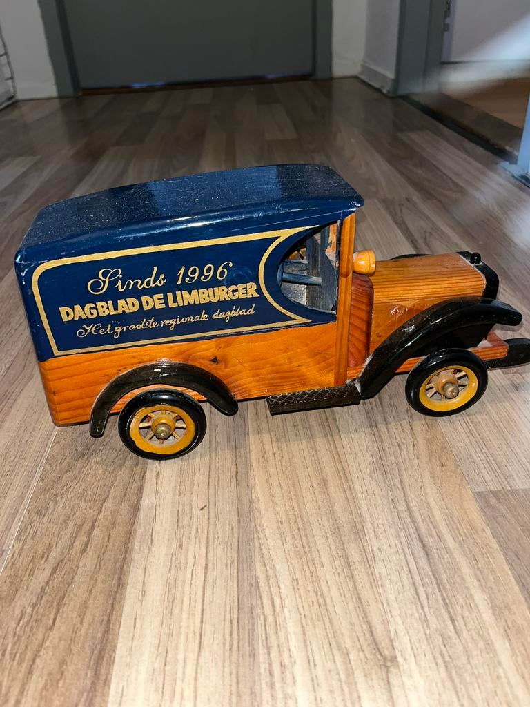 Houten auto “dagblad de limburg”, Antiek en Kunst, Ophalen of Verzenden