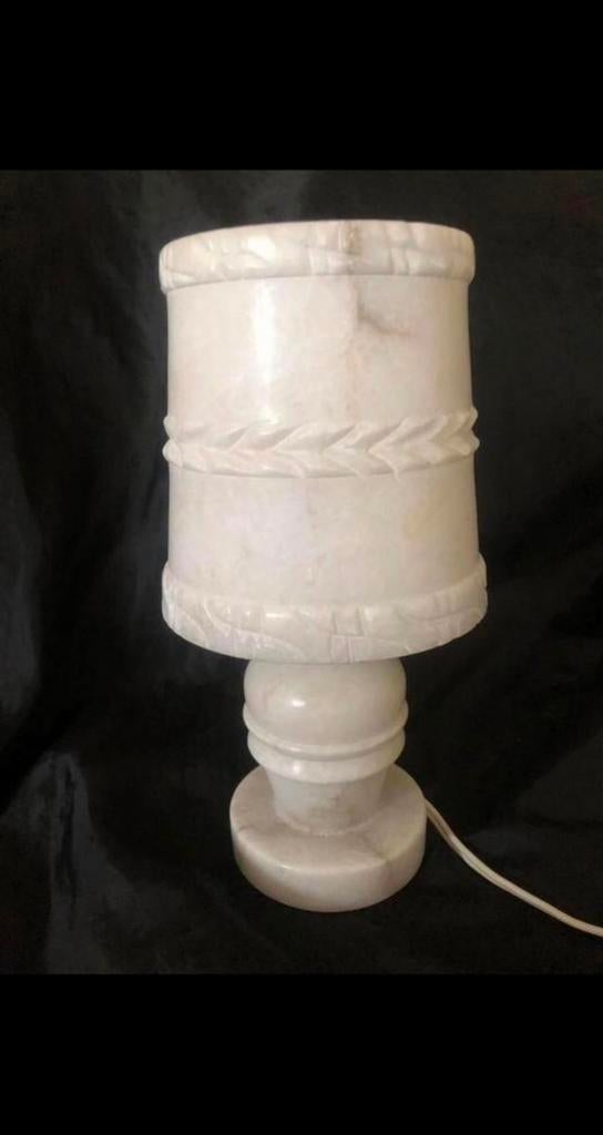 Zeer oude sfeervol albast tafellamp, Huis en Inrichting, Lampen | Tafellampen, Ophalen, Gebruikt, Minder dan 50 cm