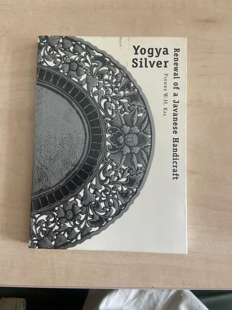 Yogya Silver: Renewal of a Javanese Handicraft, Ophalen of Verzenden, Zilver