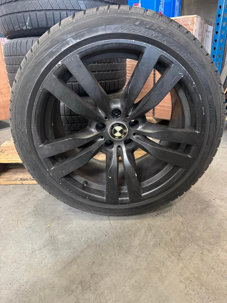 4 stuks BMW X6 Pirelli winterbanden met velgen 275/40 R20, Ophalen, Gebruikt, 275 mm, Banden en Velgen