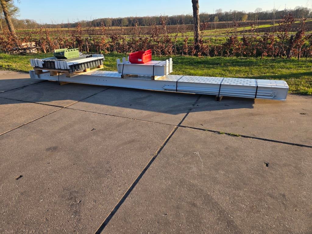 Draagarmstelling enkelzijdig 5x st ipe200 5.5hx1.0dx5.15l, Ophalen, Gebruikt