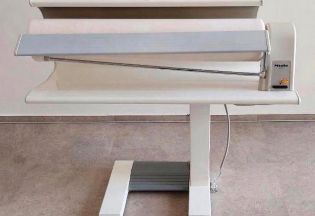 Miele strijkmachine mangel strijkrol izgst, Ophalen of Verzenden, Zo goed als nieuw