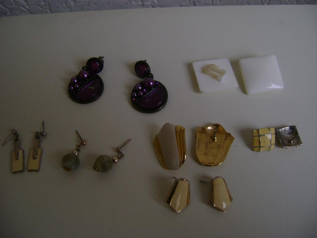 7paar retro oorbellen vierkanten witte met clip rest stekers, Ophalen of Verzenden, Zo goed als nieuw