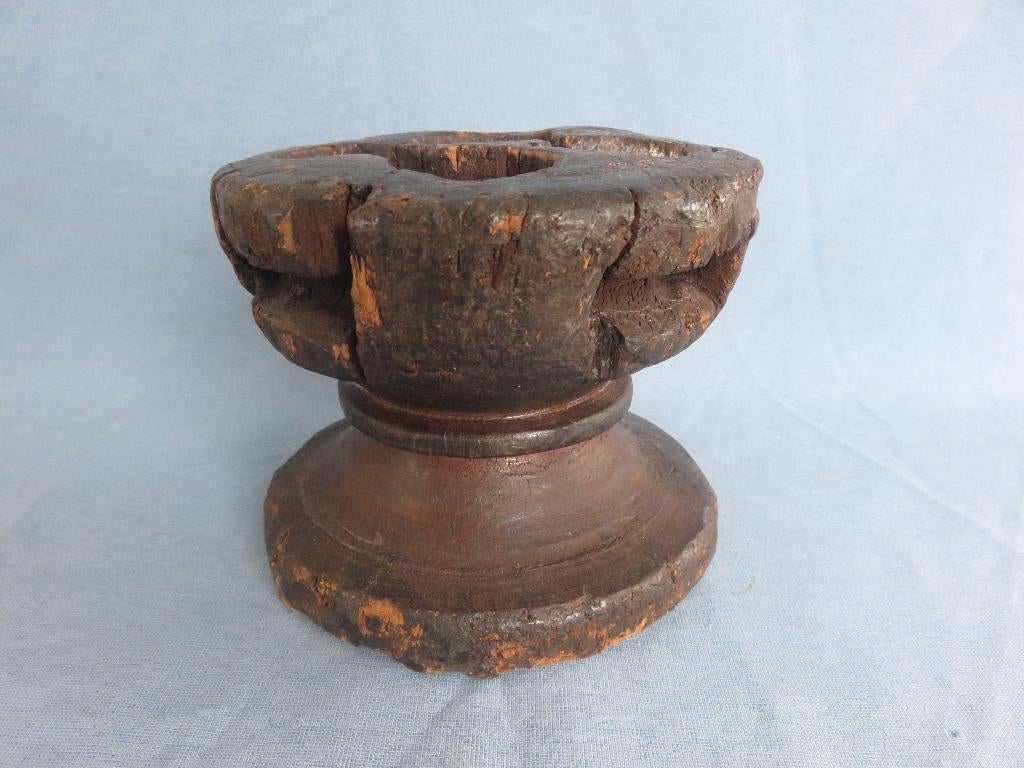 Antieke kandelaar in hout - 16e - 18e eeuw, Ophalen of Verzenden, Overige materialen