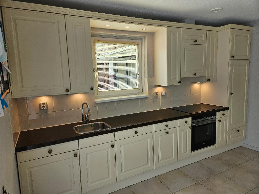 Complete en stijlvolle keuken – incl. Siemens apparatuur, Ophalen, Gebruikt, Graniet of Steen, Enkelwandige keuken