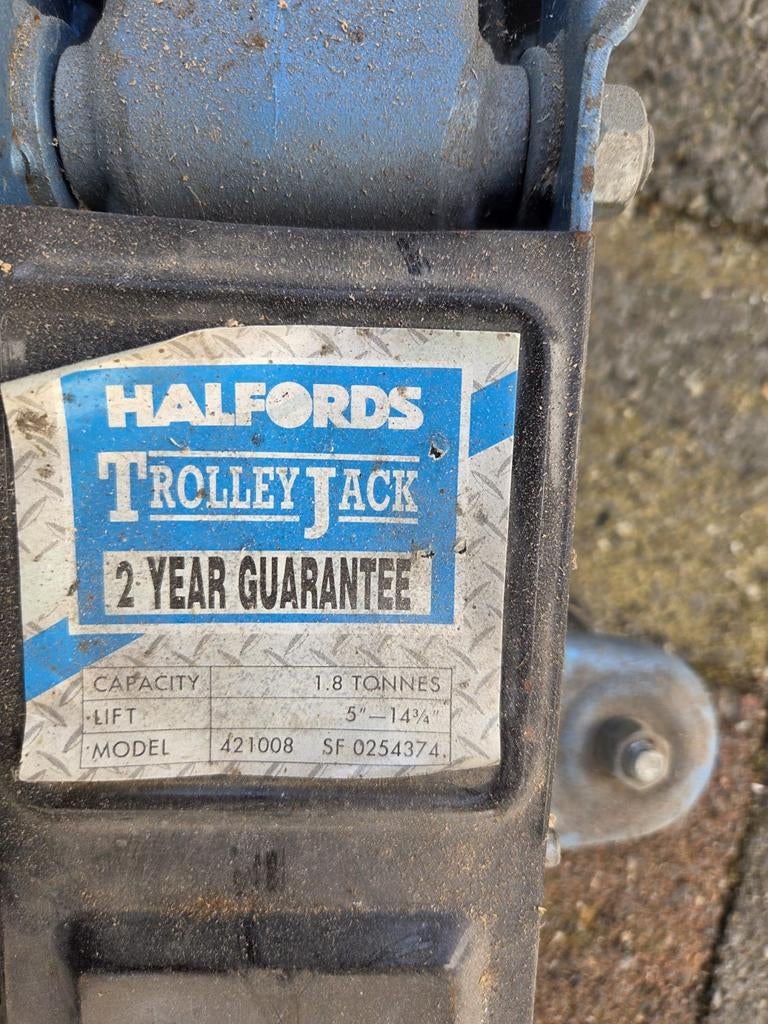 Halfords krik met 2 assteunen, Ophalen