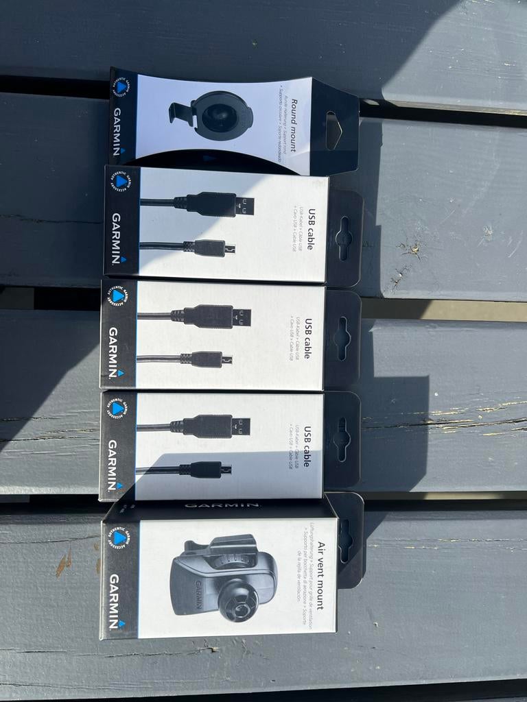 Nieuwe GARMIN navigatie onderdelen: USB kabels en mounts, Ophalen of Verzenden, Nieuw