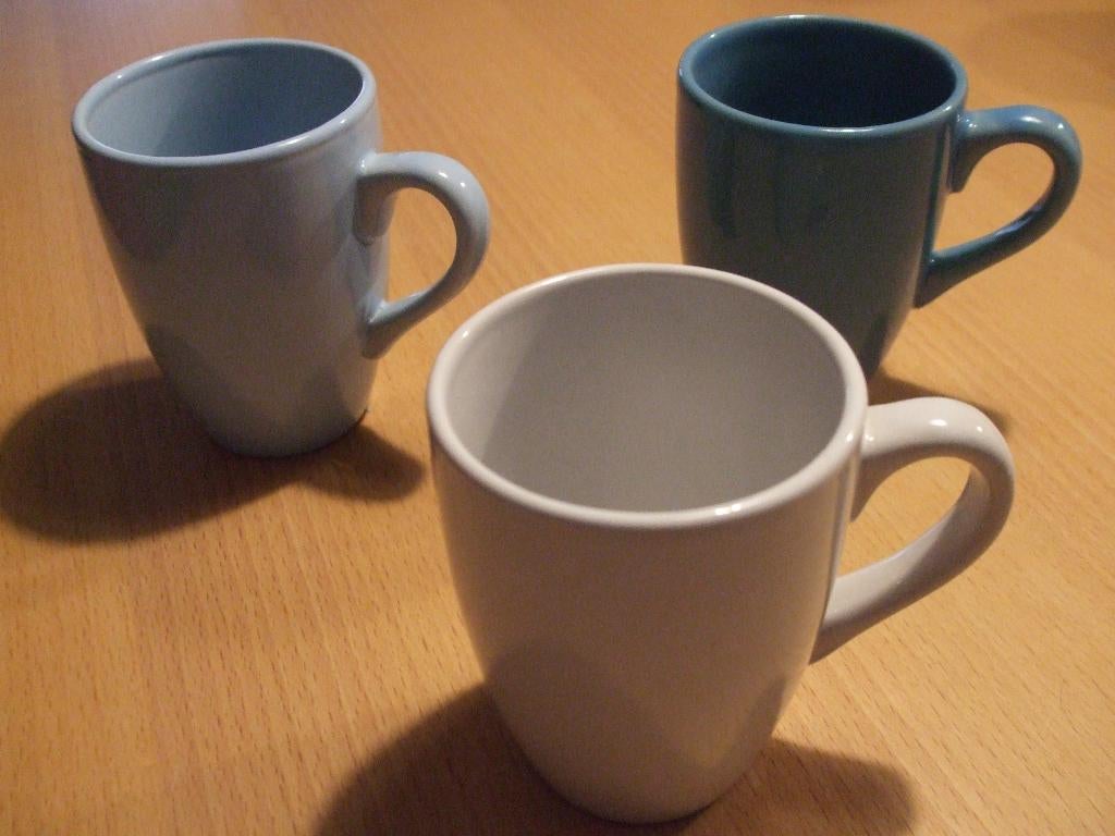 Te koop set gekleurde mokjes.(nieuw)., Huis en Inrichting, Keuken | Servies, Overige typen, Nieuw, Ophalen of Verzenden, Overige stijlen