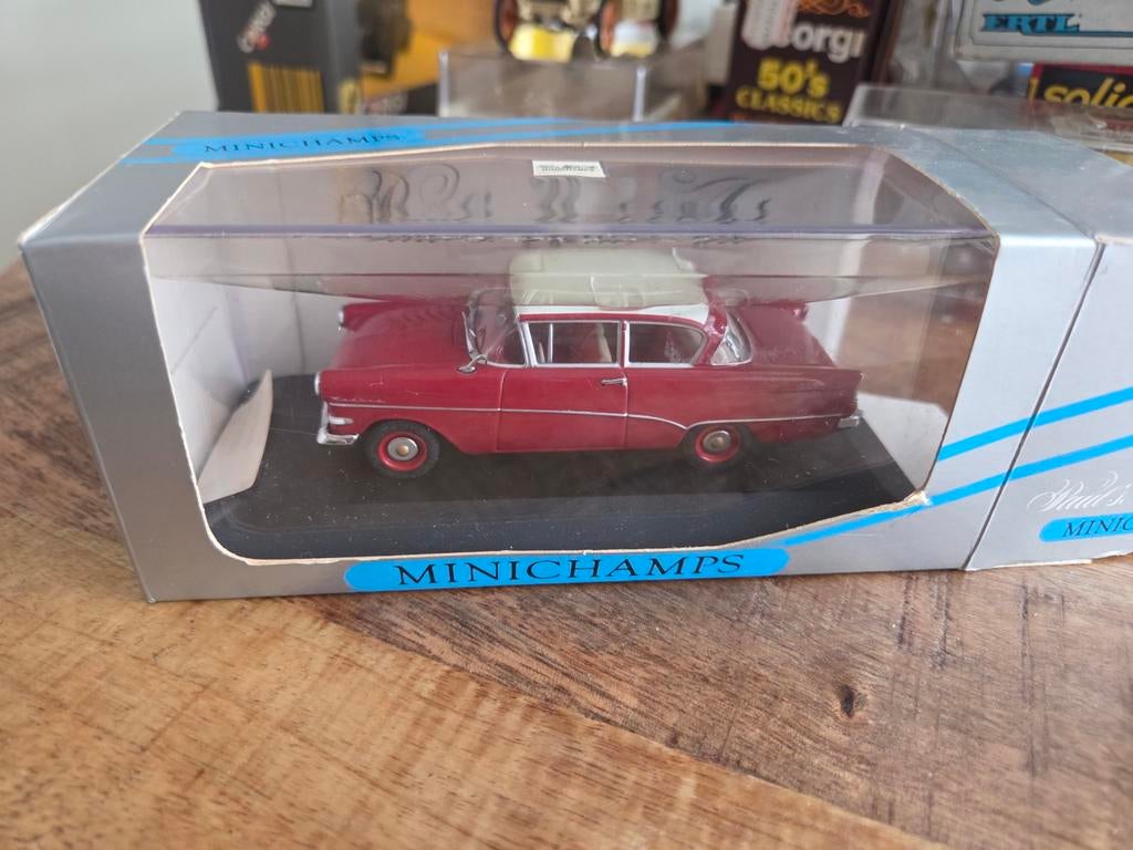 Opel Rekord P1 limousine 2 door 1958-60 red schaal 1:43, Auto, ., Ophalen of Verzenden, Zo goed als nieuw