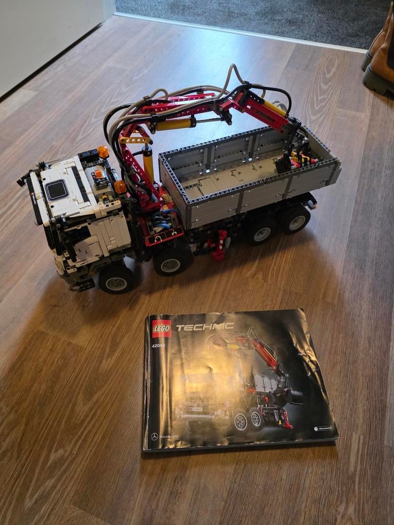 Lego 42043 Mercedes 8x4 Pneumatisch vrachtwagen, Ophalen of Verzenden, Zo goed als nieuw, Complete set, Lego