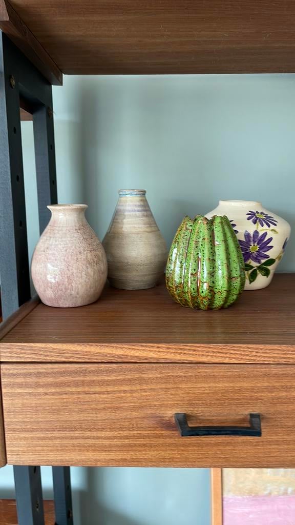 Setje kleine vaasjes, Overige kleuren, Aardewerk of Porselein, Ophalen of Verzenden, Zo goed als nieuw