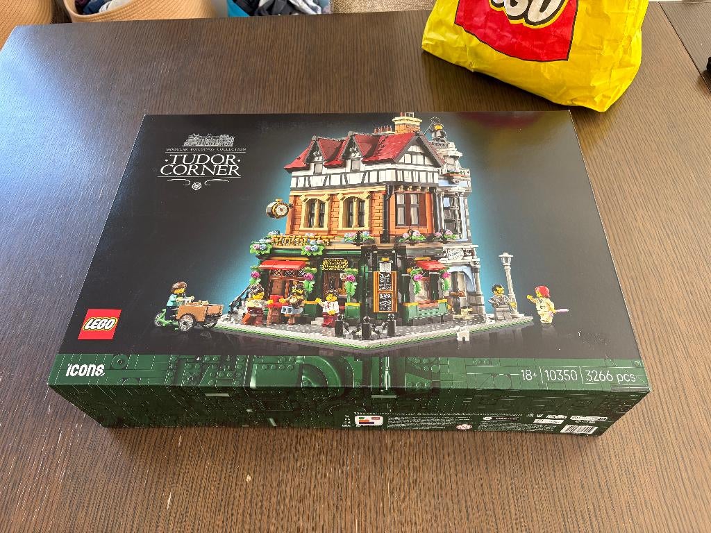 LEGO Icons 10350 | Tudor Corner | Nieuw & Geseald, Ophalen, Nieuw, Icons, Complete set