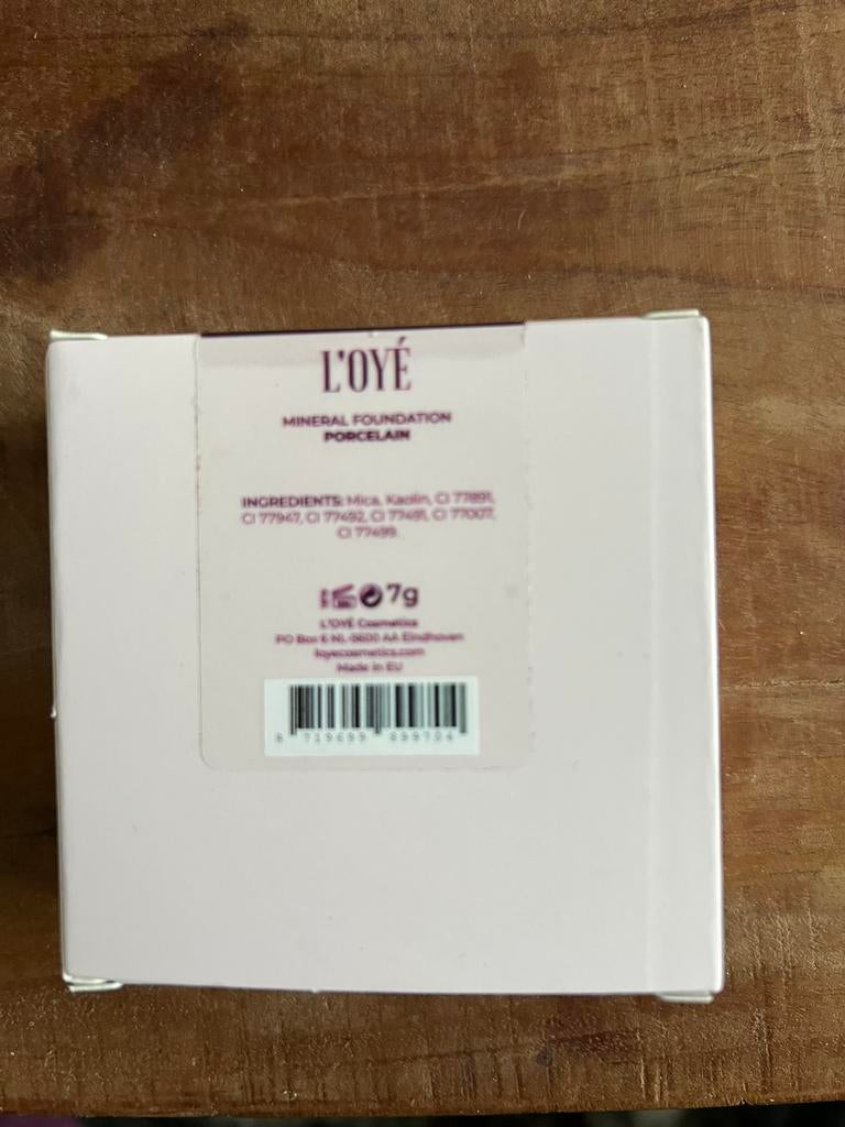 L’oyé minerale foundation Porcelain, Sieraden, Tassen en Uiterlijk, Uiterlijk | Cosmetica en Make-up, Gehele gezicht, Beige, Nieuw
