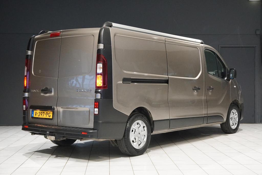 Renault Trafic 1.6 dCi T29 L2H1 Comfort + TREKHAAK, Voorwielaandrijving, Gebruikt, Euro 6, 4 cilinders