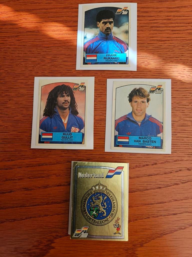 Panini euro 88 super trio + embleem Nederland, Ophalen of Verzenden, Zo goed als nieuw, Buitenlandse clubs, Poster, Plaatje of Sticker