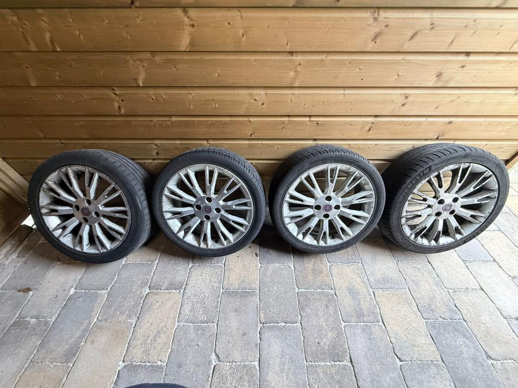 17 inch velgen fiat punto opknappers, Auto-onderdelen, Banden en Velgen, Ophalen, Velg(en), 17 inch, 205 mm