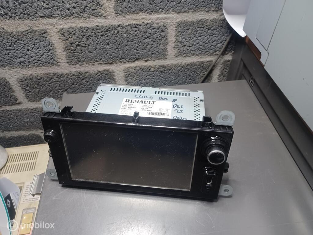 Navigatie systeem lan5210wr4 Renault Clio IV dab 281155911r, Gebruikt, Renault, Ophalen of Verzenden, Renault