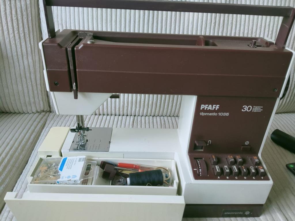 Pfaff Tipmatic 1035 Naaimachine - Zo goed als nieuw, Ophalen of Verzenden, Zo goed als nieuw, Naaimachine, Pfaff