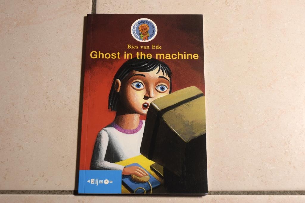 Leesleeuw Engels: Ghost in the Machine / Bies van Ede,, Boeken, Ophalen of Verzenden, Zo goed als nieuw, Fictie algemeen