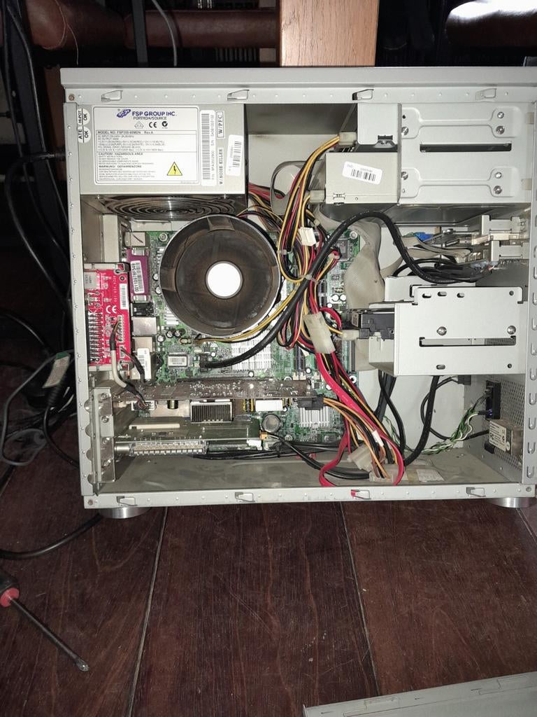 Medion desktop pc met Windows XP Home Edition, Ophalen, Gebruikt