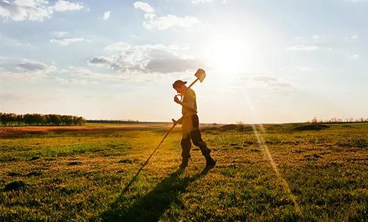 Gezocht: Grond voor metaaldetectie hobby, Ophalen, 30 cm of minder