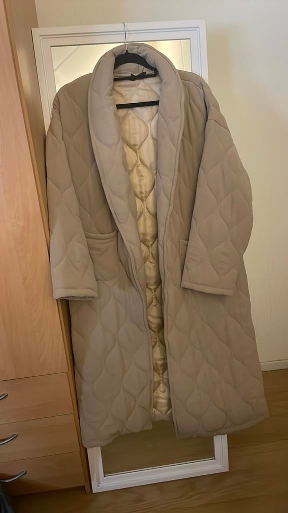 Beige gewatteerde jas, Verzenden, Nieuw, Maat 38/40 (M), Beige