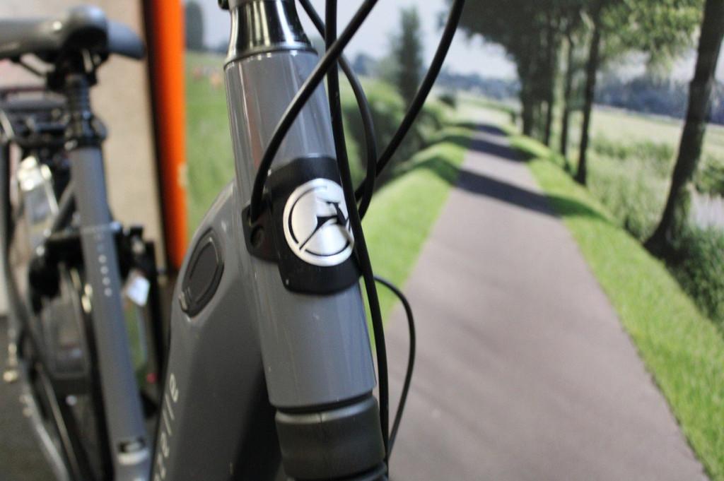 GAZELLE Grenoble C8 HMB Dames Cloud Grey Glans 53cm 2023, Gebruikt, -, - 0
-, NL, 51 tot 55 cm