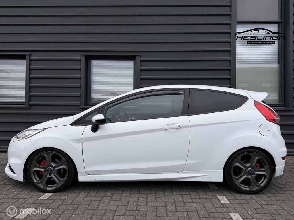 Ford Fiesta 1.6 ST2 | Stoelverwarming |183 PK, Auto's, Ford, Voorwielaandrijving, 1063 kg, Gebruikt, 4 cilinders
